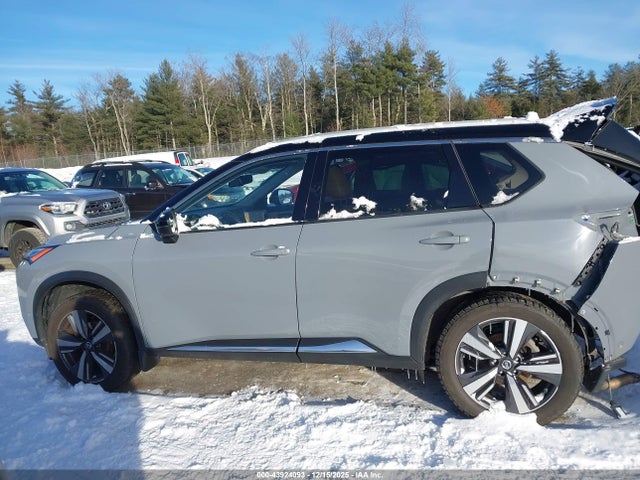 JN8AT3DD4MW315210 Nissan Rogue Platinum Intelligent Awd