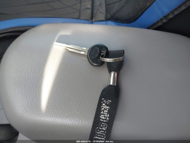 2007 TOYOTA RAV4 JTMBD33VX76023864 Photo 10