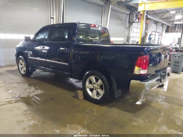 2015 RAM 1500 1C6RR7LT0FS586831 Photo 2