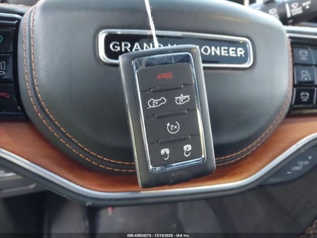 2024 JEEP GRAND WAGONEER L 1C4SJSGP2RS182631 Photo 10