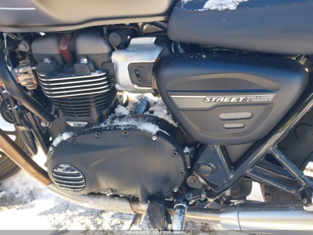 2022 TRIUMPH MOTORCYCLE STREET TWIN SMTD31G77NTAF2751 Photo 8