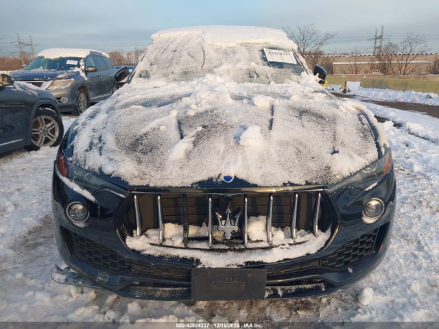 Продажа на аукционе авто 2021 Maserati Levante S, vin: ZN661YUA2MX370239, номер лота: 43924327