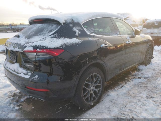2021 MASERATI LEVANTE ZN661YUA2MX370239 Photo 3