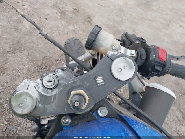 Suzuki GSX-R600 2015 JS1GN7FA8F2101593 Image 7