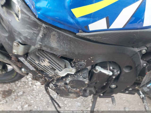 Suzuki GSX-R600 2015 JS1GN7FA8F2101593 Image 9