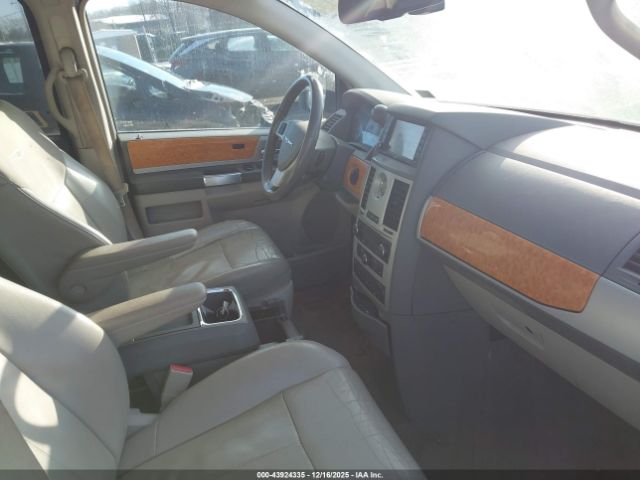2010 CHRYSLER TOWN & COUNTRY 2A4RR6DX9AR149225 Photo 4
