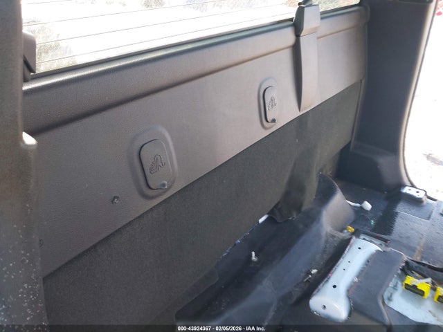 1GCNKNEH3JZ334046 Chevrolet Silverado 1500 Wt