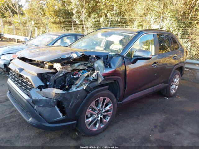 2022 TOYOTA RAV4 2T3C1RFV9NC197093 Photo 1