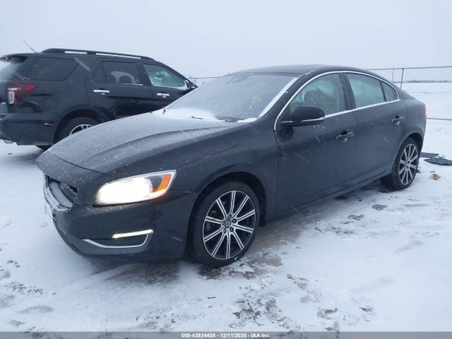 2016 VOLVO S60 INSCRIPTION LYV402FK9GB099582 Photo 1