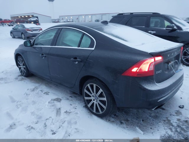 2016 VOLVO S60 INSCRIPTION LYV402FK9GB099582 Photo 2