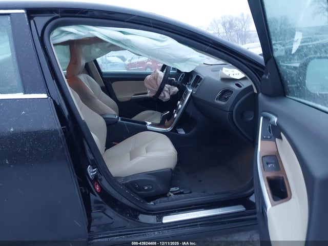 2016 VOLVO S60 INSCRIPTION LYV402FK9GB099582 Photo 4