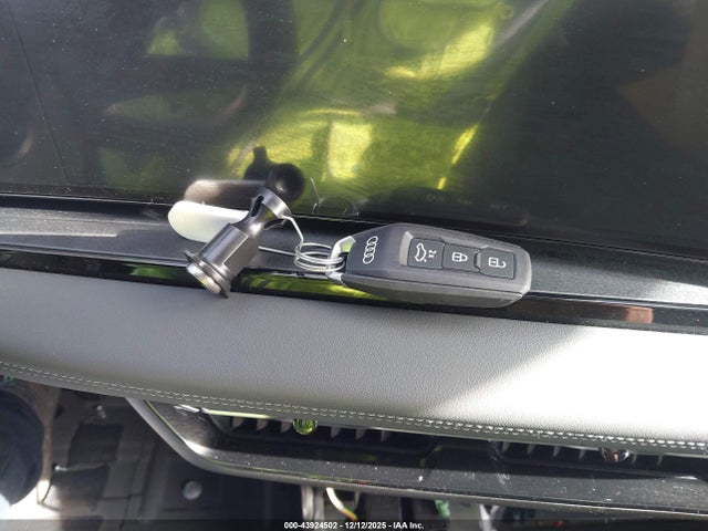 2025 AUDI Q6 E-TRON WA124BGF2SA067600 Photo 10