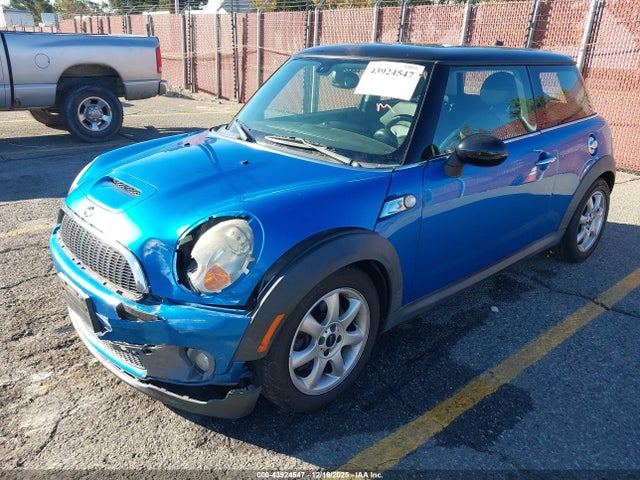 2009 MINI COOPER S WMWMF73559TW85430 Photo 1