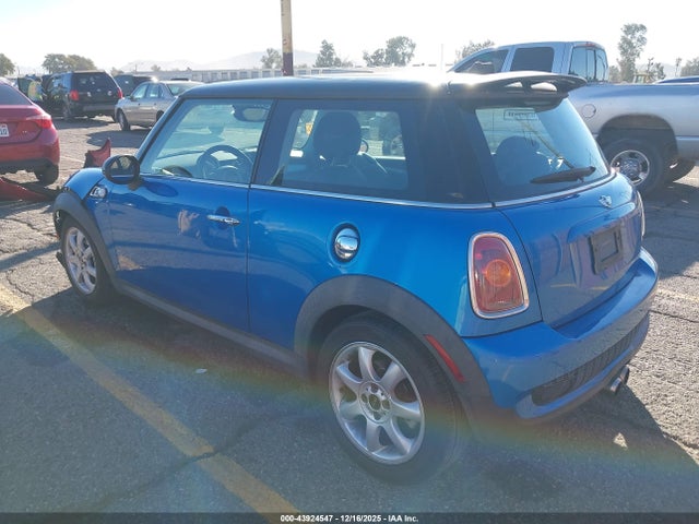 2009 MINI COOPER S WMWMF73559TW85430 Photo 2