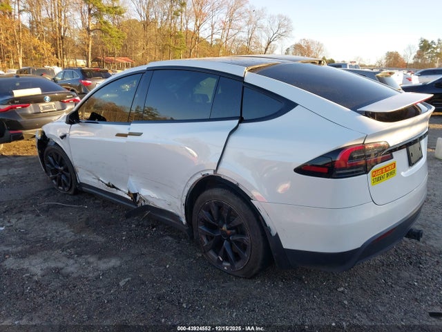 2023 TESLA MODEL X 7SAXCDE58PF404082 Photo 2