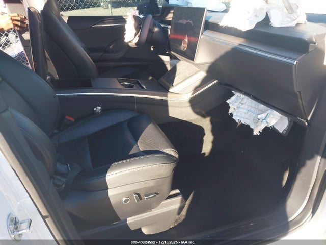 2023 TESLA MODEL X 7SAXCDE58PF404082 Photo 4