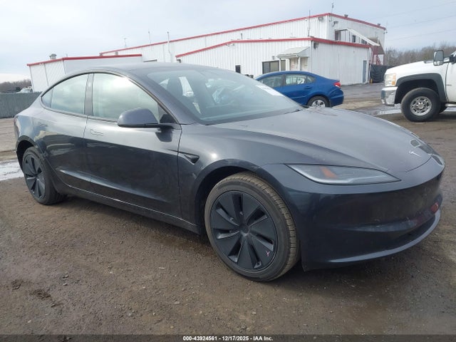 2025 TESLA MODEL 3 5YJ3E1EA0SF976399 Photo 0