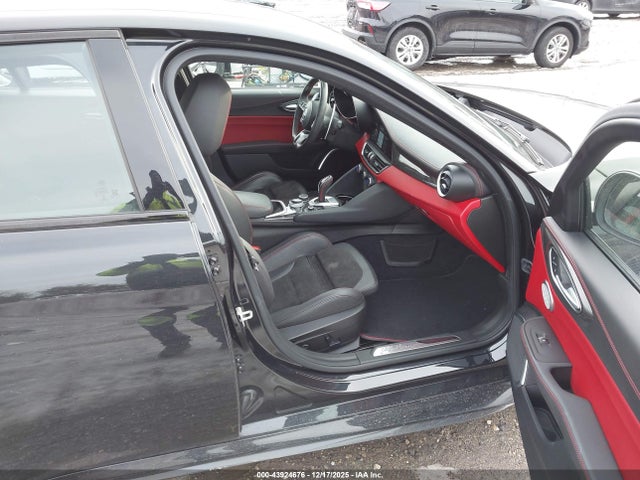 2021 ALFA ROMEO GIULIA ZARFAMEV0M7648976 Photo 4