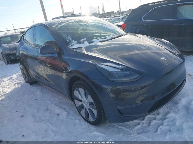 2024 TESLA MODEL Y 7SAYGDEE0RA268247 Photo 0