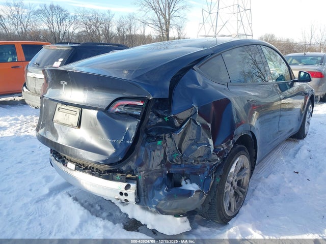 2024 TESLA MODEL Y 7SAYGDEE0RA268247 Photo 5
