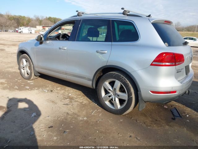 2012 VOLKSWAGEN TOUAREG WVGFF9BPXCD005447 Photo 2
