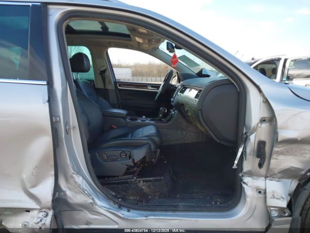 2012 VOLKSWAGEN TOUAREG WVGFF9BPXCD005447 Photo 4