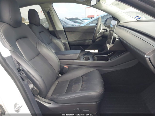 2020 TESLA MODEL Y 5YJYGDEE7LF011142 Photo 4