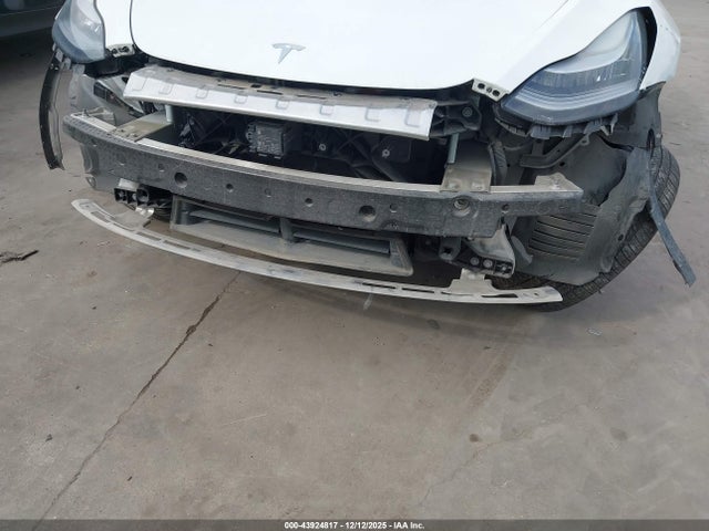 2020 TESLA MODEL Y 5YJYGDEE7LF011142 Photo 5