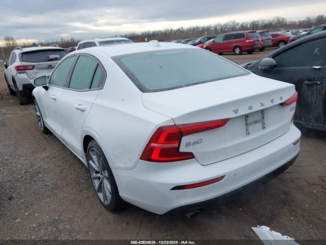 2021 VOLVO S60 7JRA22TK6MG081298 Photo 2