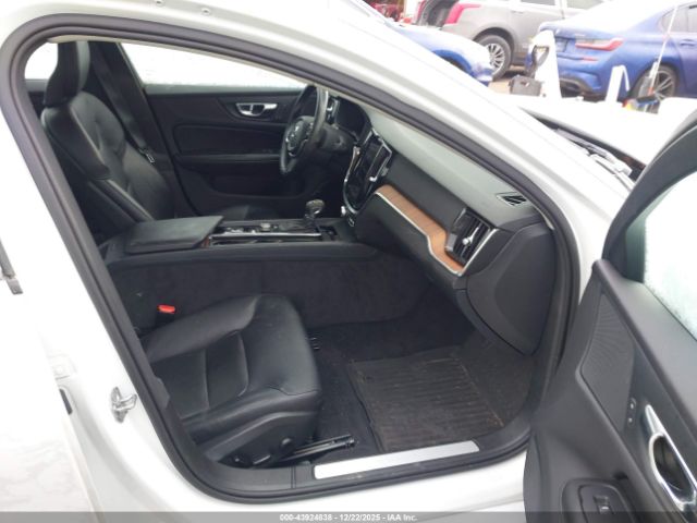 2021 VOLVO S60 7JRA22TK6MG081298 Photo 4
