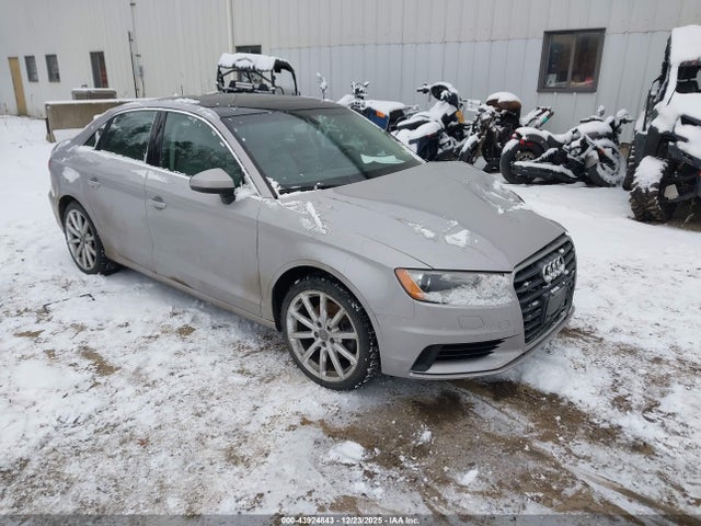2015 AUDI A3 WAUEFHFF6F1021496 Photo 0