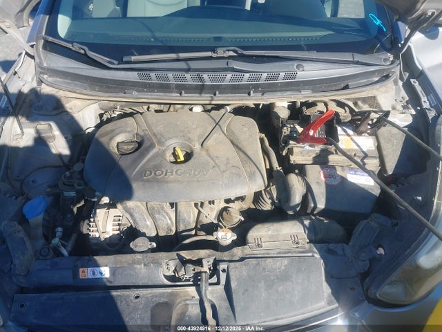 KMHDH4AE8FU421862 Hyundai ELANTRA SE