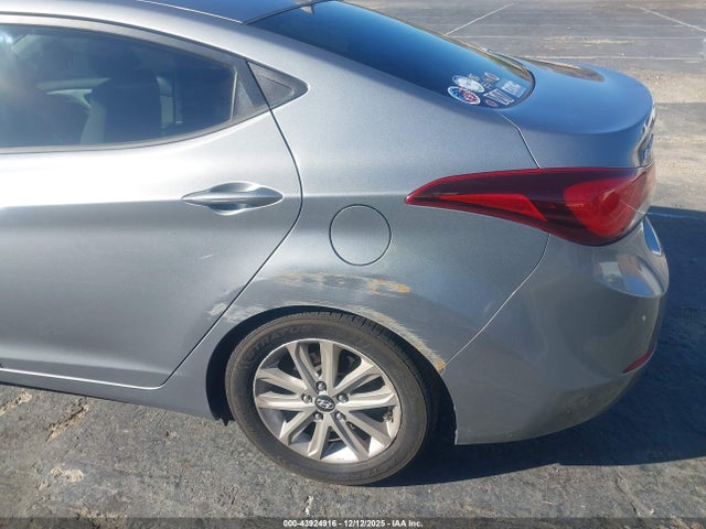 KMHDH4AE8FU421862 Hyundai ELANTRA SE