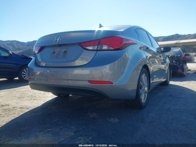 KMHDH4AE8FU421862 Hyundai ELANTRA SE
