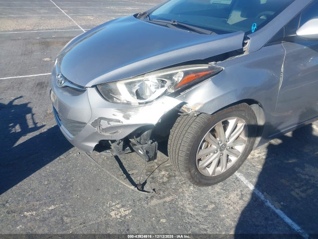 KMHDH4AE8FU421862 Hyundai ELANTRA SE