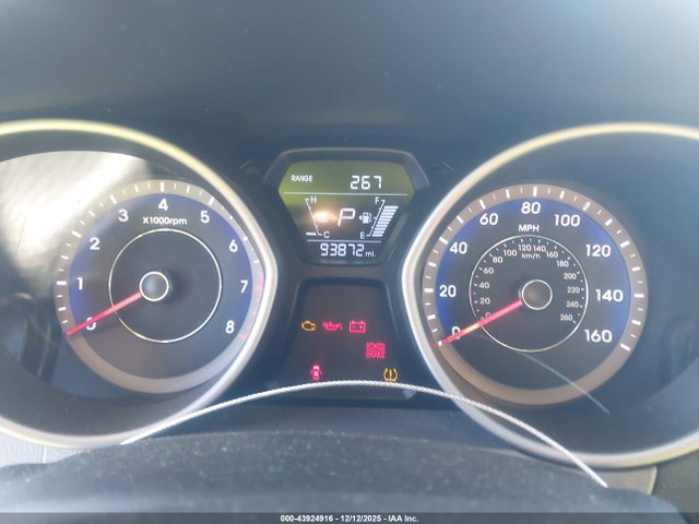 KMHDH4AE8FU421862 Hyundai ELANTRA SE