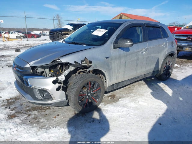 2018 MITSUBISHI OUTLANDER SPORT JA4AR3AU2JU008800 Photo 1