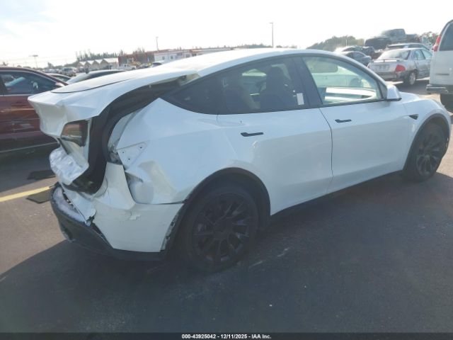 2021 TESLA MODEL Y 5YJYGDEE1MF089823 Photo 3