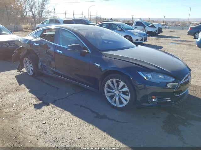 2013 TESLA MODEL S 5YJSA1DN2DFP18898 Photo 0