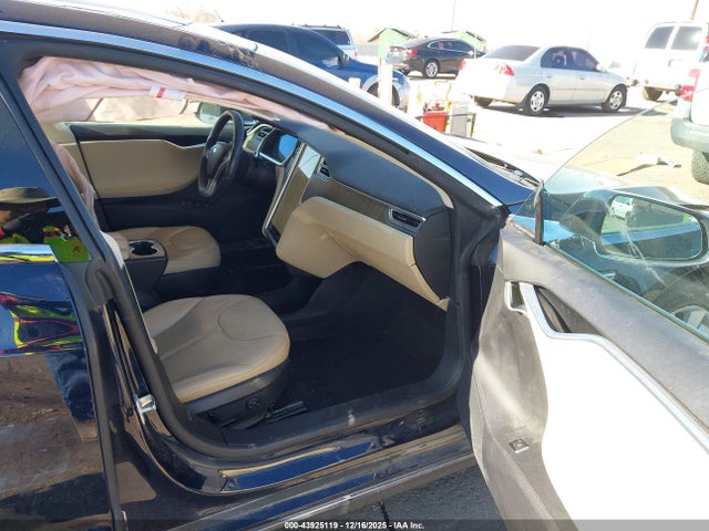 2013 TESLA MODEL S 5YJSA1DN2DFP18898 Photo 4