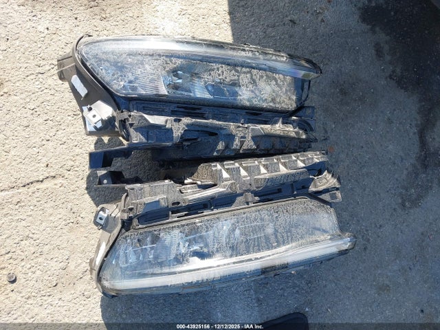 1C4RJJAG2R8922872 Jeep Grand Cherokee L Laredo 4x2
