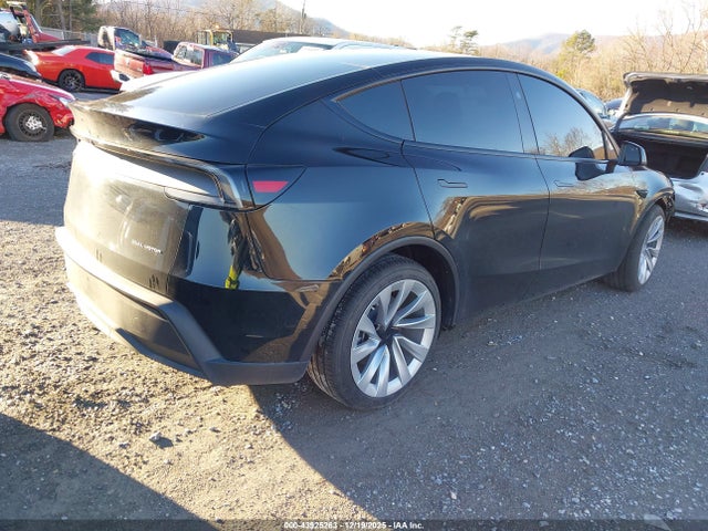 2026 TESLA MODEL Y 7SAYGDEEXTA400244 Photo 3