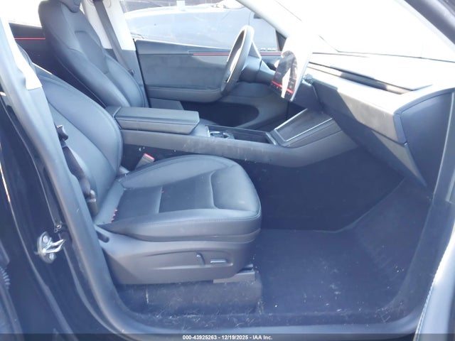 2026 TESLA MODEL Y 7SAYGDEEXTA400244 Photo 4