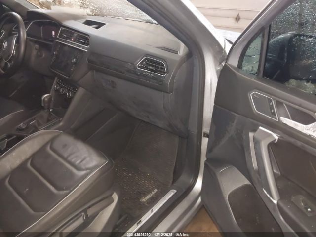 2020 VOLKSWAGEN TIGUAN 3VV4B7AX7LM111891 Photo 4