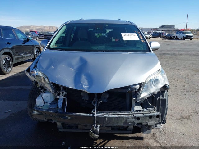 Toyota Sienna Le 8 Passenger 2018 5TDKZ3DC5JS902419 Image 12