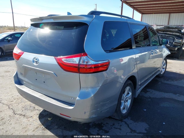 Toyota Sienna Le 8 Passenger 2018 5TDKZ3DC5JS902419 Image 4