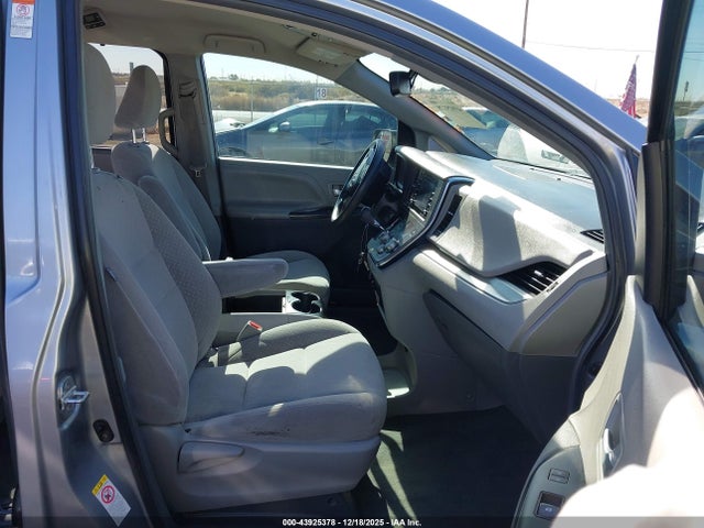 Toyota Sienna Le 8 Passenger 2018 5TDKZ3DC5JS902419 Image 5