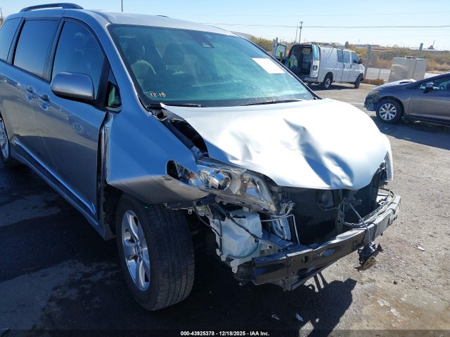 Toyota Sienna Le 8 Passenger 2018 5TDKZ3DC5JS902419 Image 6