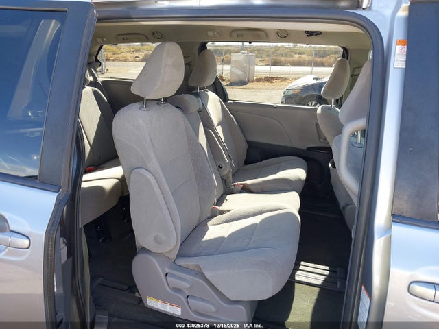 Toyota Sienna Le 8 Passenger 2018 5TDKZ3DC5JS902419 Image 8