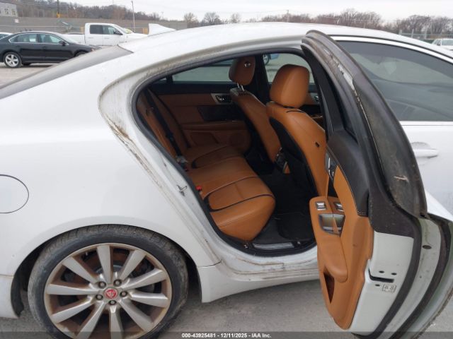 2014 JAGUAR XF SAJWJ0EF4E8U18124 Photo 7